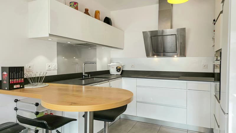 Agréable T2 en rez-de-jardin à Metz-Tessy (13)