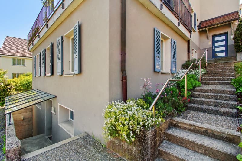 Charmante 3.5-Zimmer-Maisonette-Wohnung in Köniz (2)