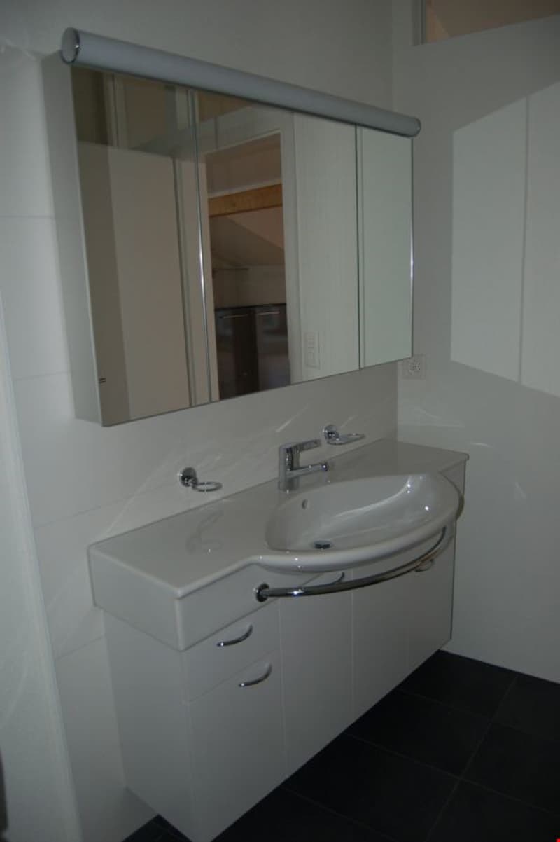 Köniz – moderne Dachwohnung! (10)