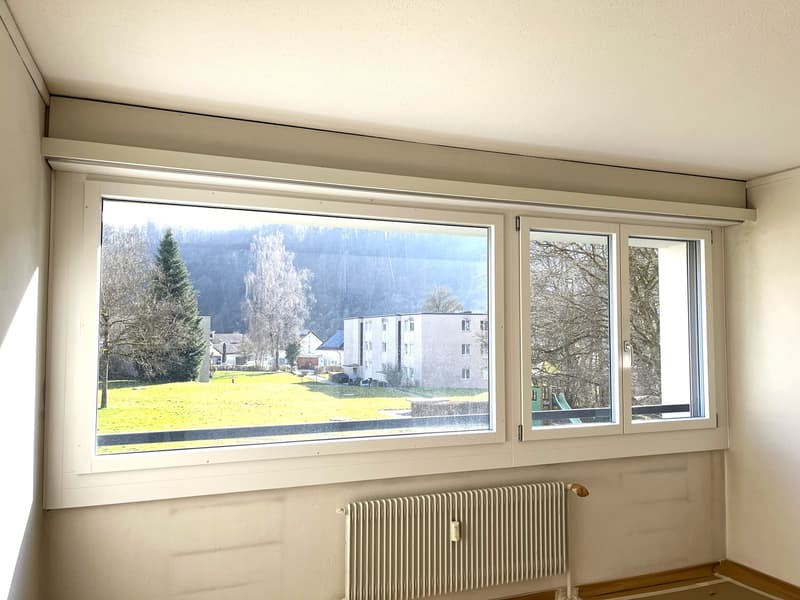 Grosszügige 2.5-Zimmerwohnung mit Weitsicht! (7)