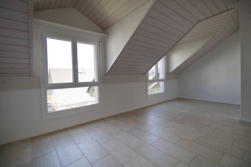 Helle und grosse 4.5-Zimmerwohnung mit wunderschönem Balkon (11)