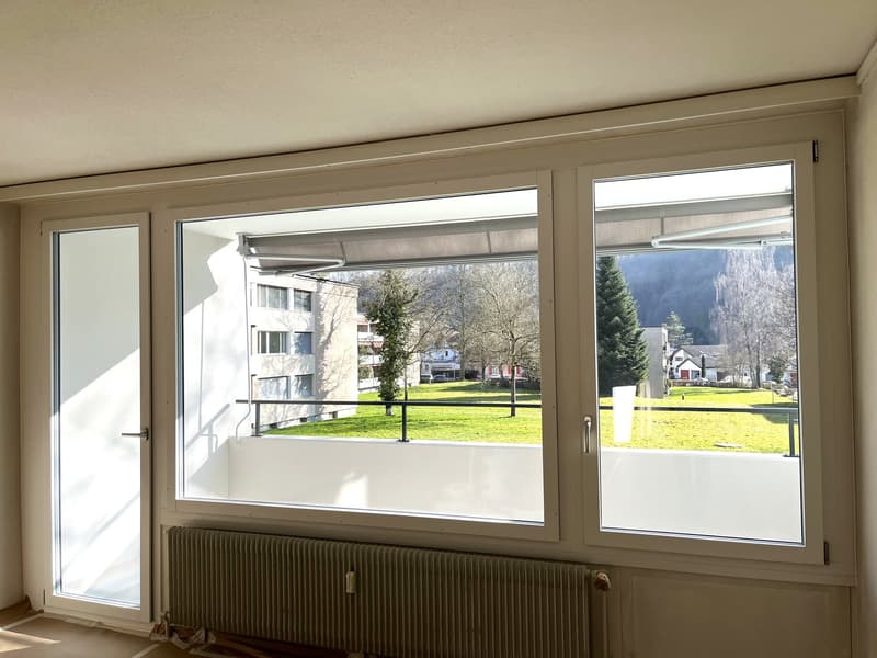 Grosszügige 2.5-Zimmerwohnung mit Weitsicht! (2)
