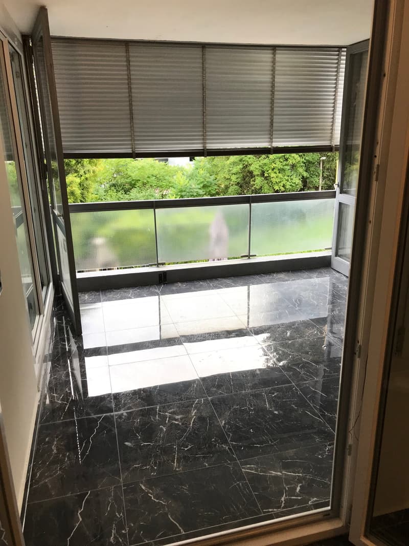 Moderne 3.5-Zimmer-Wohnung mit Balkon in Adliswil (3)