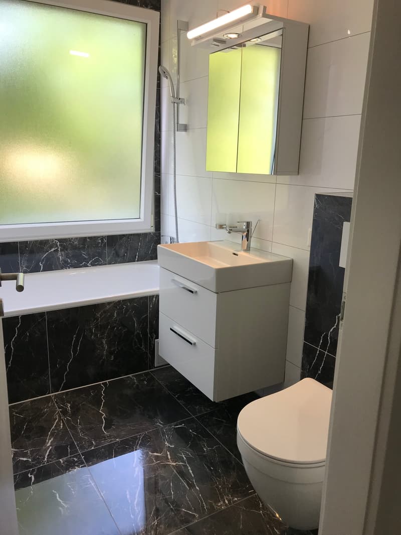 Moderne 3.5-Zimmer-Wohnung mit Balkon in Adliswil (9)