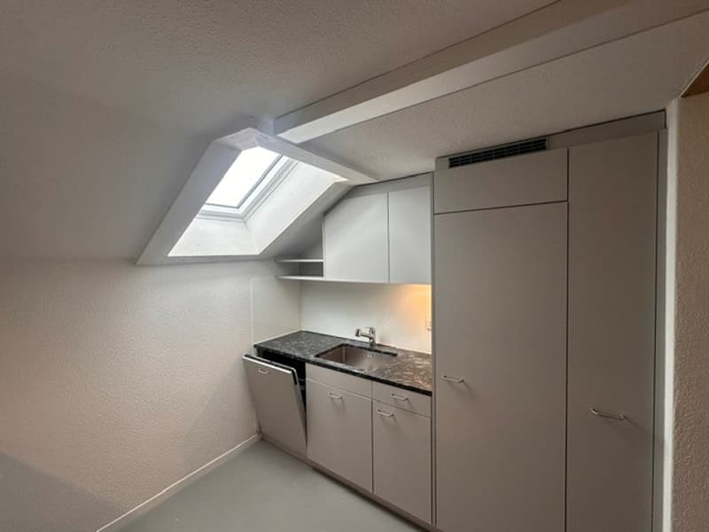 Charmante 5-Zimmer-Dachwohnung in Hausen am Albis (2)