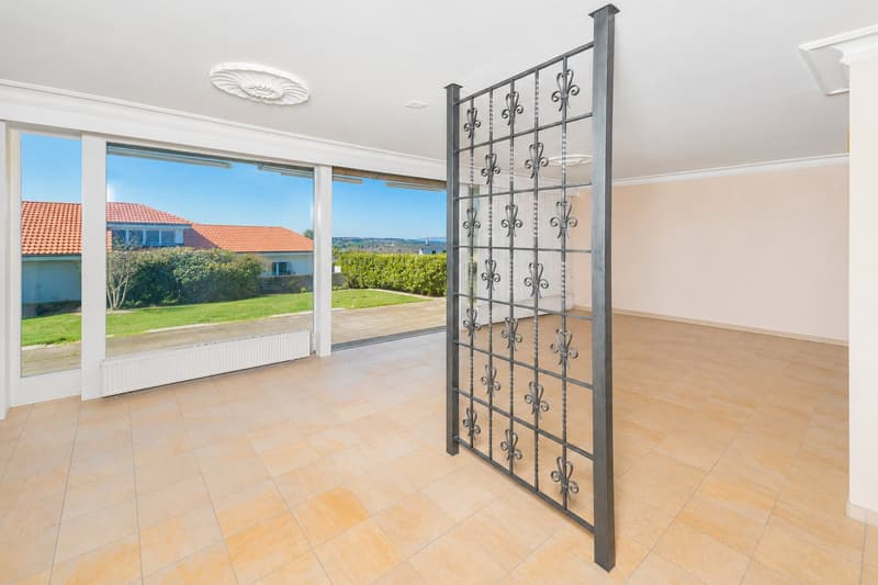 Wohnbereich mit Zugang zum Garten
