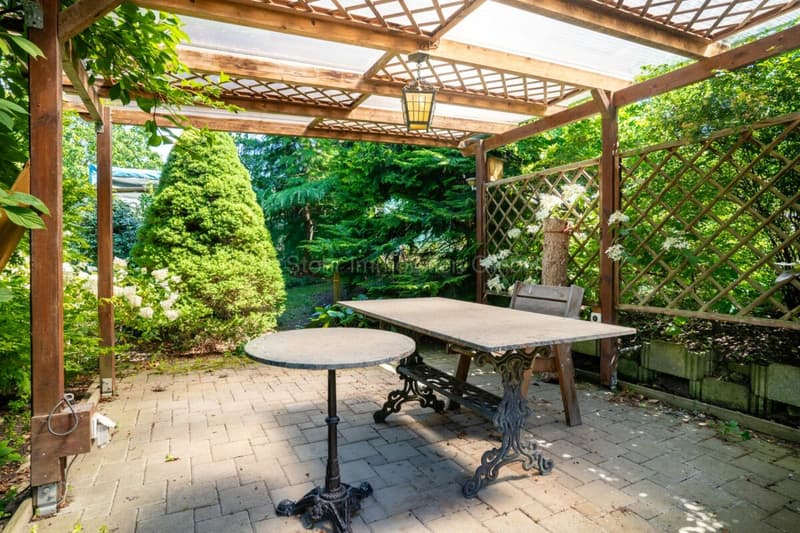 Maison bifamiliale avec terrain constructible - Une occasion unique (16)