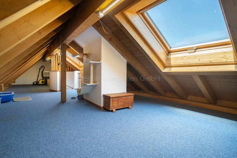 Maison bifamiliale avec terrain constructible - Une occasion unique (29)