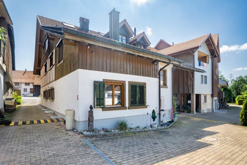 Maison bifamiliale avec terrain constructible - Une occasion unique (12)