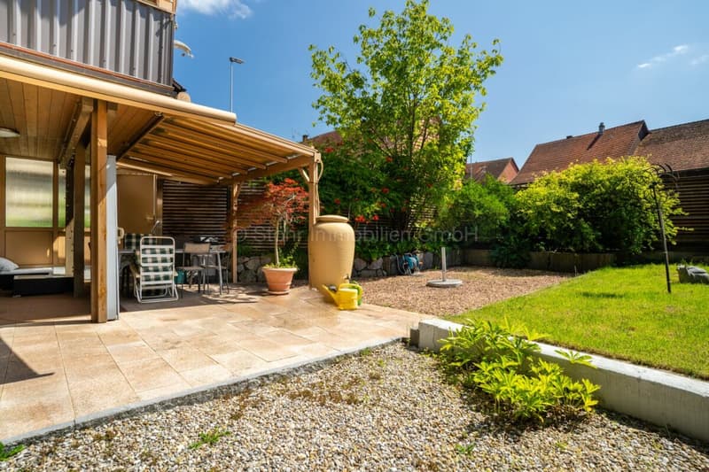 Maison bifamiliale avec terrain constructible - Une occasion unique (2)