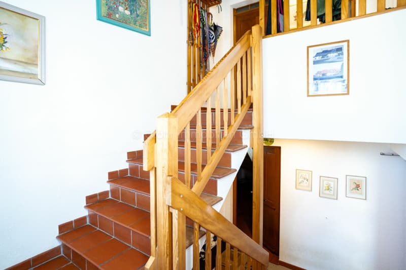 Maison bifamiliale avec terrain constructible - Une occasion unique (25)