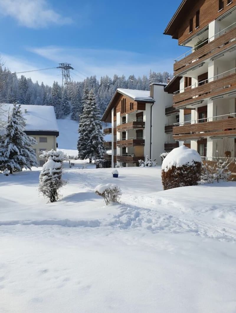 Ritiro alpino in posizione privilegiata a LAAX - Ski-in/Ski-out & Wellness inclusi (10)