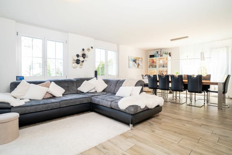 Topmodernes 5.5 Zimmer DEFH an ruhiger Lage (4)