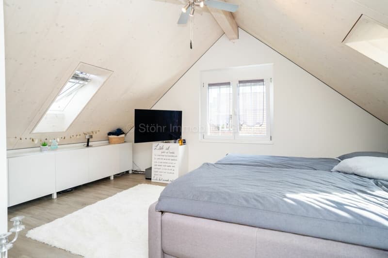 Topmodernes 5.5 Zimmer DEFH an ruhiger Lage (13)