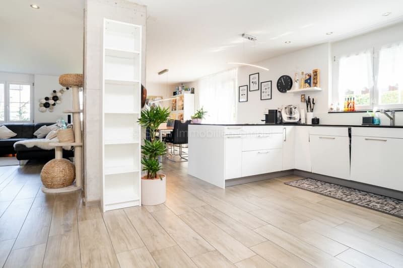 Topmodernes 5.5 Zimmer DEFH an ruhiger Lage (6)