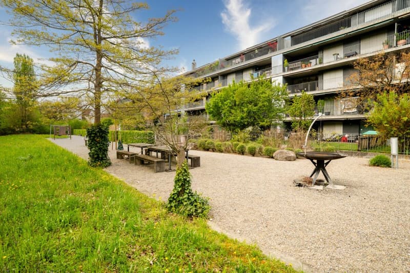 Gepflegte 2.5 Zimmer Wohnung mit grosszügigem Garten (17)