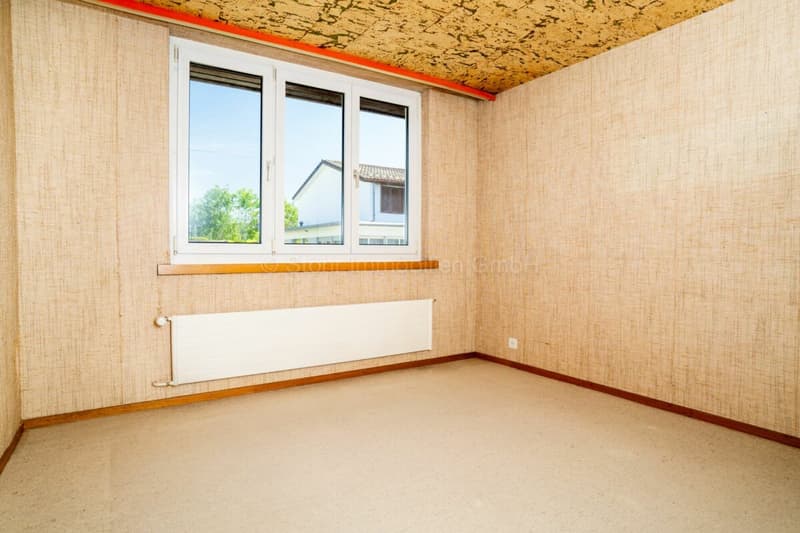 Familienfreundliches 4.5 Zimmer Reiheneckhaus mit Potenzial (12)