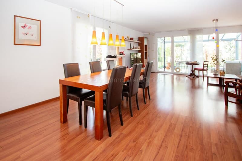 Helles 5.5 Zimmer Reiheneckhaus an kinderfreundlicher Lage (6)