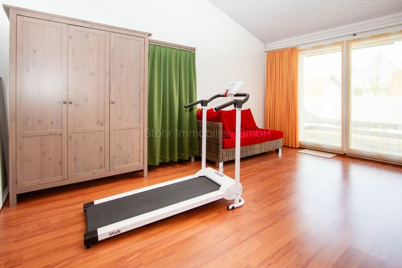 Helles 5.5 Zimmer Reiheneckhaus an kinderfreundlicher Lage (13)