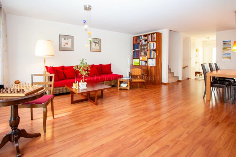 Helles 5.5 Zimmer Reiheneckhaus an kinderfreundlicher Lage (18)