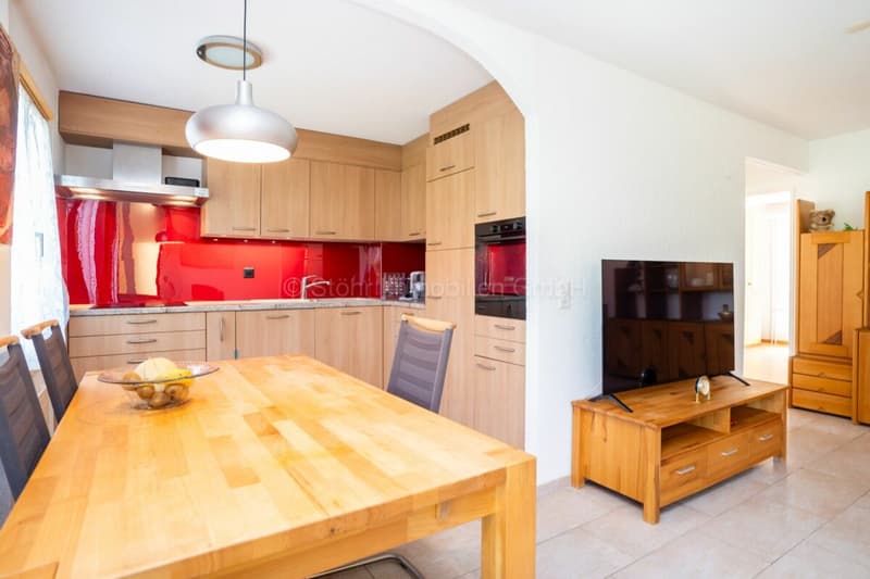 3.5-Zimmerwohnung im Hochparterre mit Balkon und vielseitigen Nebenräumen (6)