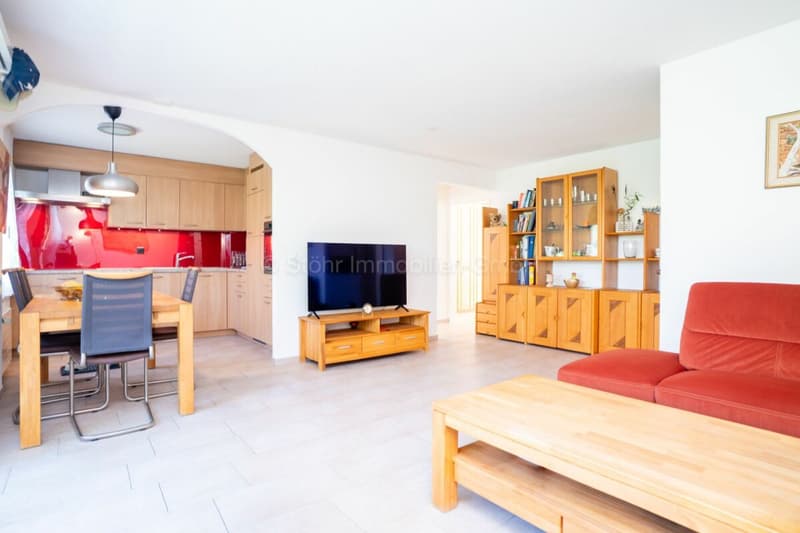 3.5-Zimmerwohnung im Hochparterre mit Balkon und vielseitigen Nebenräumen (4)