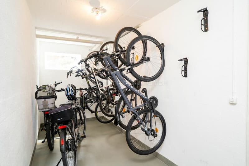3.5-Zimmerwohnung im Hochparterre mit Balkon und vielseitigen Nebenräumen (18)
