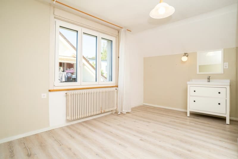 Charmantes 5.5 Zimmer Reihen-Eckhaus an toller Lage (11)
