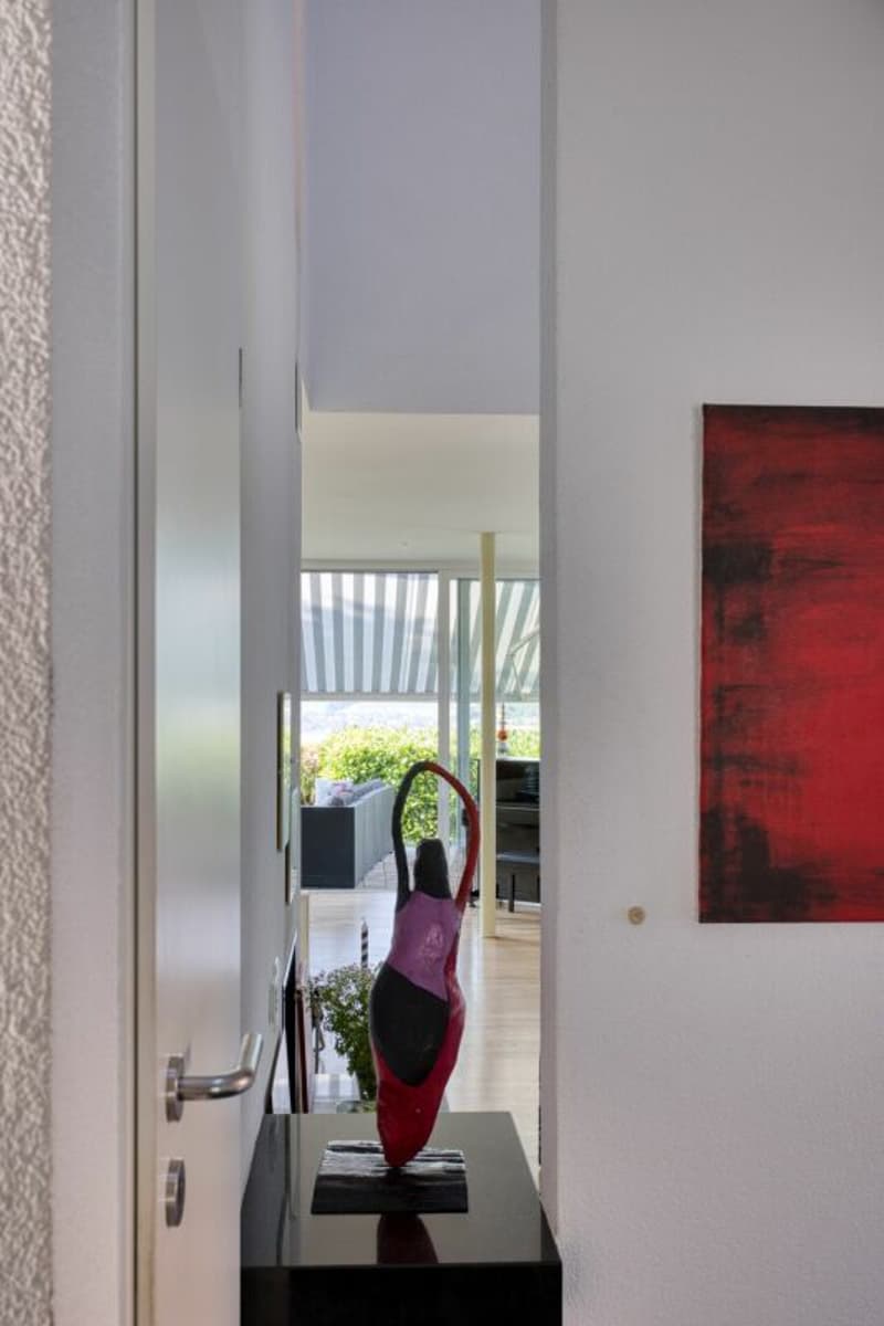 MEDITERRAN LICHTDURCHFLUTETES 6.5 ZIMMER HAUS MIT TRAUMAUSSICHT (4)