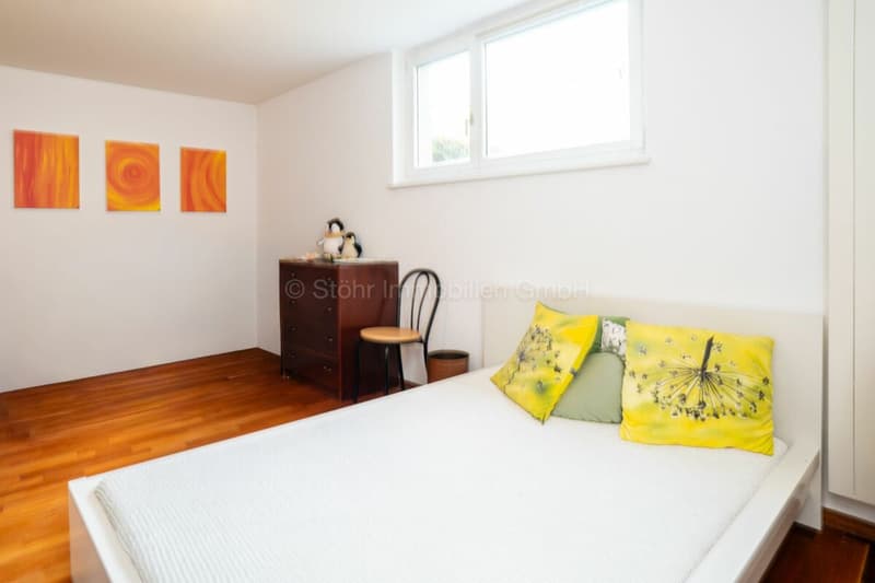 MEDITERRAN LICHTDURCHFLUTETES 6.5 ZIMMER HAUS MIT TRAUMAUSSICHT (31)