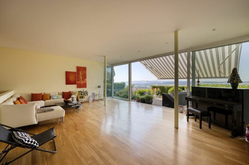 MEDITERRAN LICHTDURCHFLUTETES 6.5 ZIMMER HAUS MIT TRAUMAUSSICHT (13)