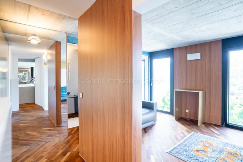 Elegante 10-Zimmer Villa mit aussergewöhnlicher Architektur (18)