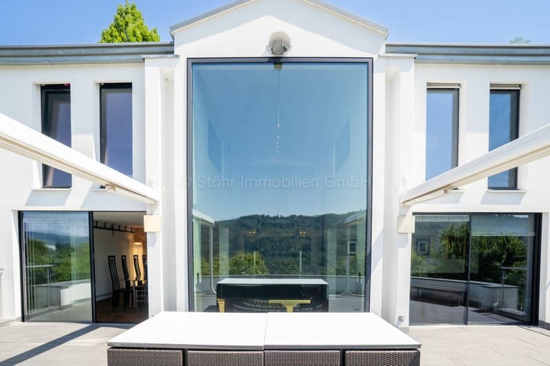 Elegante 10-Zimmer Villa mit aussergewöhnlicher Architektur (43)