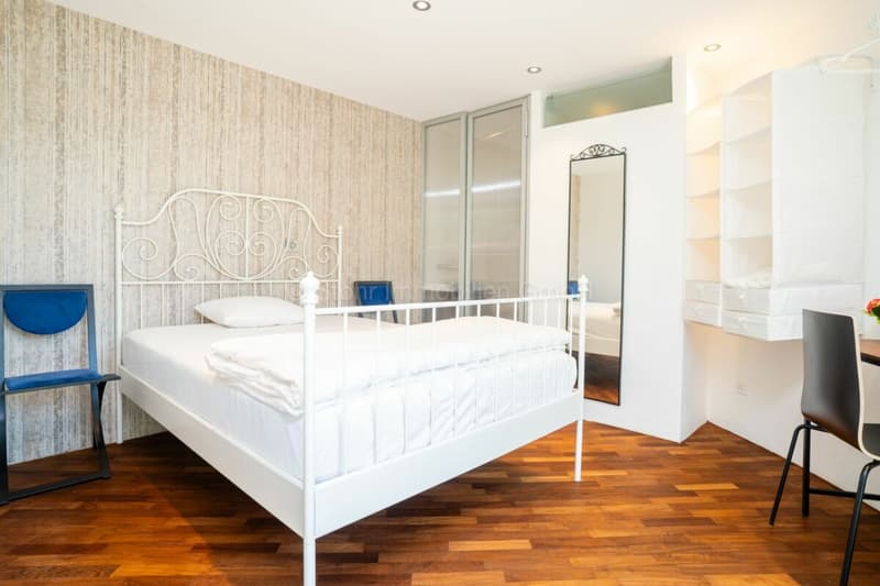 Elegante 10-Zimmer Villa mit aussergewöhnlicher Architektur (30)