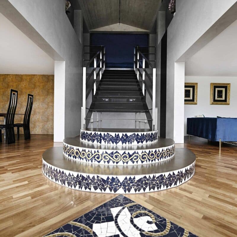 Elegante 10-Zimmer Villa mit aussergewöhnlicher Architektur (4)