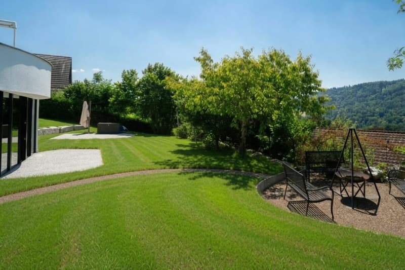 Elegante 10-Zimmer Villa mit aussergewöhnlicher Architektur (44)