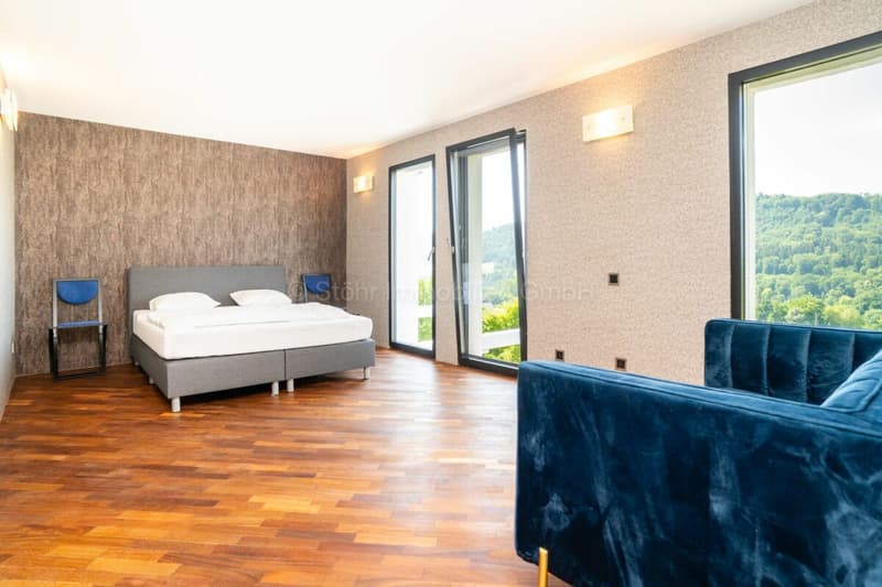 Elegante 10-Zimmer Villa mit aussergewöhnlicher Architektur (10)
