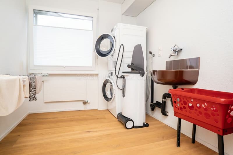 Stilvolle 4.5-Zimmer-Wohnung mit 145 m² Wohnfläche und hochwertiger Totalsanierung (13)