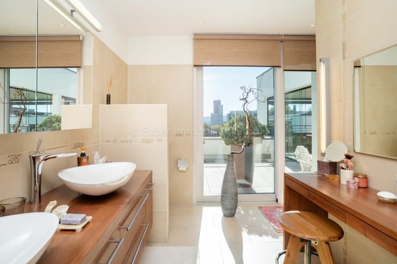Urbane 4.5 Zimmer Attika-Wohnung mit 169 m² Terrassenfläche (25)