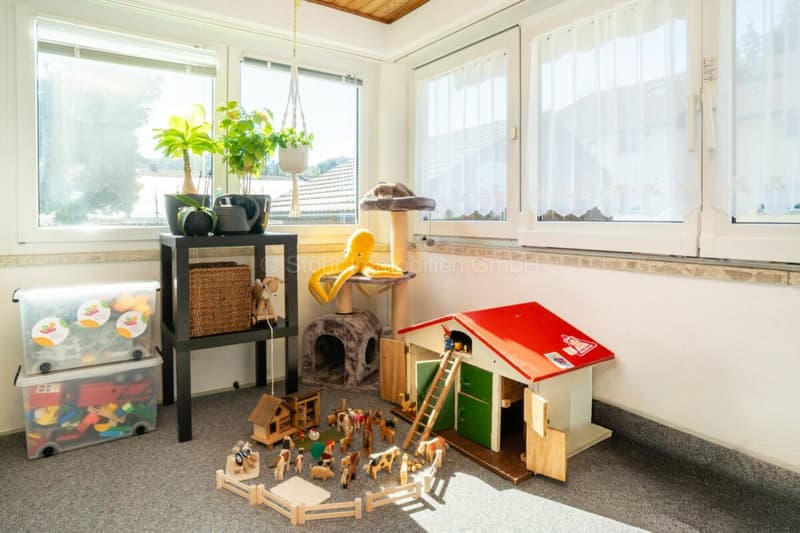 Grosszügiges 9.5-Zimmer-Mehrgenerationenhaus mit viel Platz und schönem Umschwung (14)