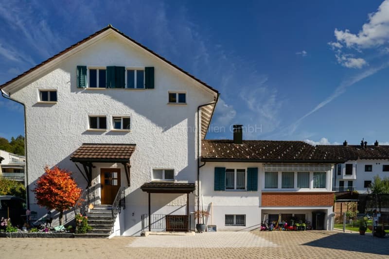 Grosszügiges 9.5-Zimmer-Mehrgenerationenhaus mit viel Platz und schönem Umschwung (32)