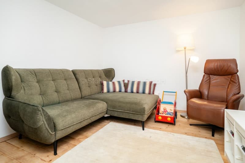 Grosszügiges 9.5-Zimmer-Mehrgenerationenhaus mit viel Platz und schönem Umschwung (10)