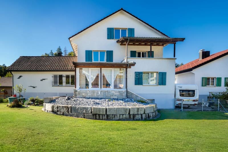 Grosszügiges 9.5-Zimmer-Mehrgenerationenhaus mit viel Platz und schönem Umschwung (33)
