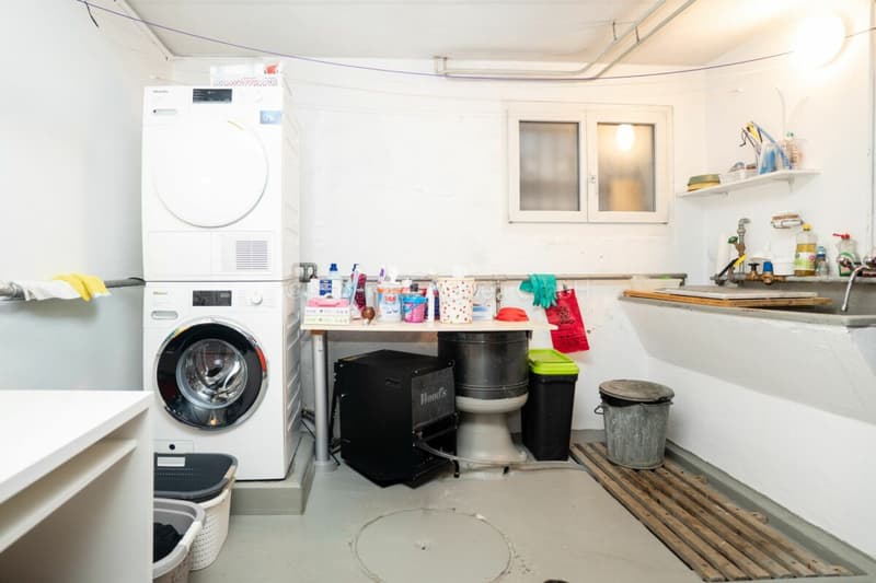 Grosszügiges 9.5-Zimmer-Mehrgenerationenhaus mit viel Platz und schönem Umschwung (28)