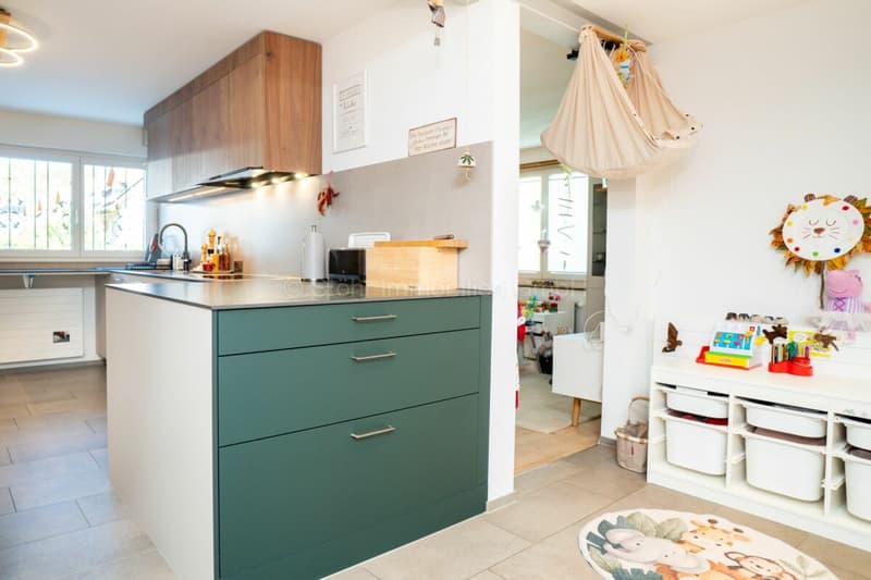 Grosszügiges 9.5-Zimmer-Mehrgenerationenhaus mit viel Platz und schönem Umschwung (8)