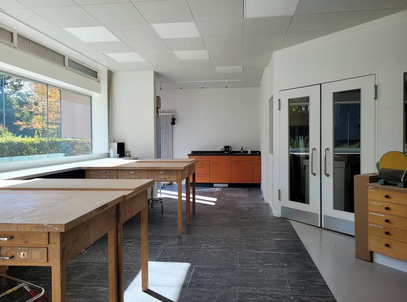Viel Platz für Ihre Ideen 230 m² Werkstatt und Kreativzone mit Charme (2)