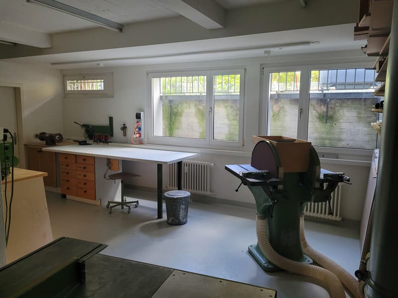 Viel Platz für Ihre Ideen 230 m² Werkstatt und Kreativzone mit Charme (10)