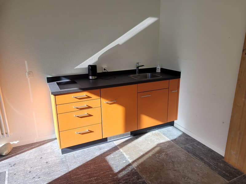 Viel Platz für Ihre Ideen 230 m² Werkstatt und Kreativzone mit Charme (4)