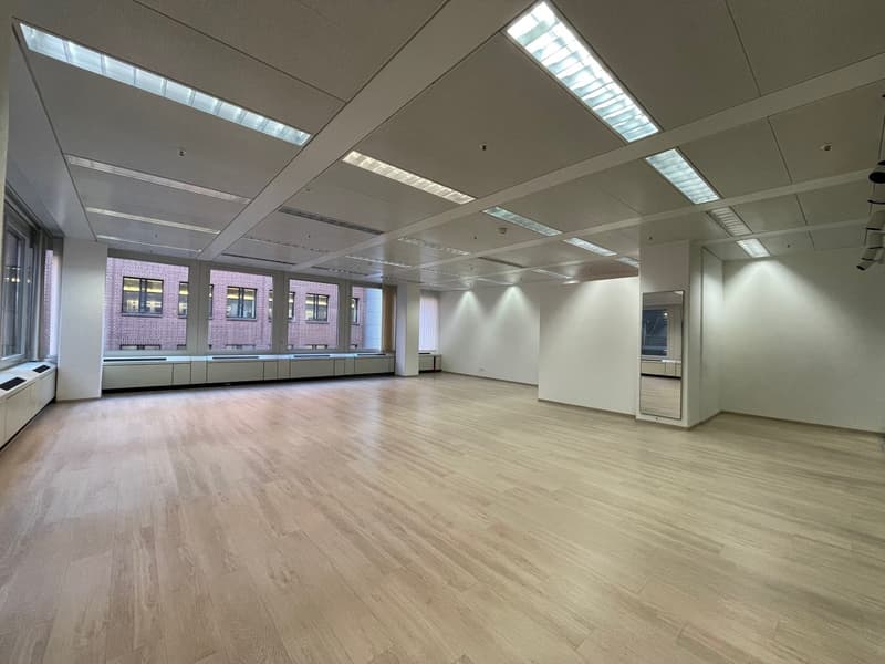 À LOUER - SR212 105 m² (2)