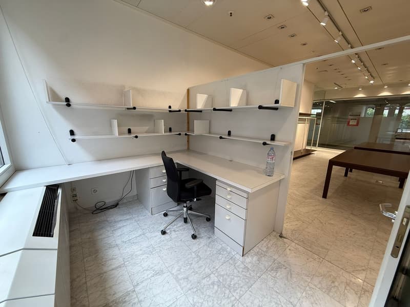 À LOUER - Espace commercial 60 m² (2)